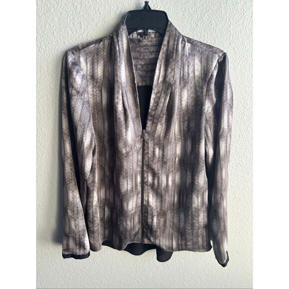 ❤️T Tahari Snake Skin Blouse - Picture 1 of 4